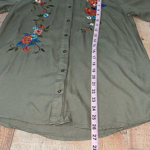Jessica Simpson Burnt Olive Pearl Floral Embroidered Long Sleeve Button Down Top - Picture 15 of 15